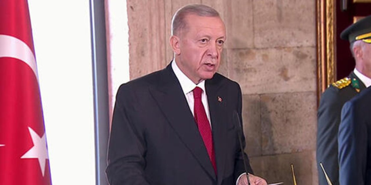 Devlet erkanı Ata'nın huzurunda! İşte Cumhurbaşkanı Erdoğan'ın Anıtkabir Özel Defteri'ne yazdığı not