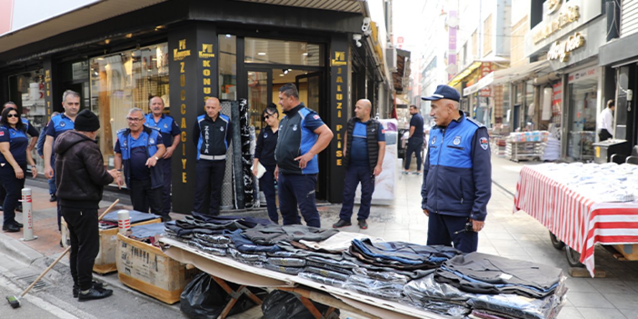 Samsun'da zabıtadan kaldırım işgaline yönelik denetim!
