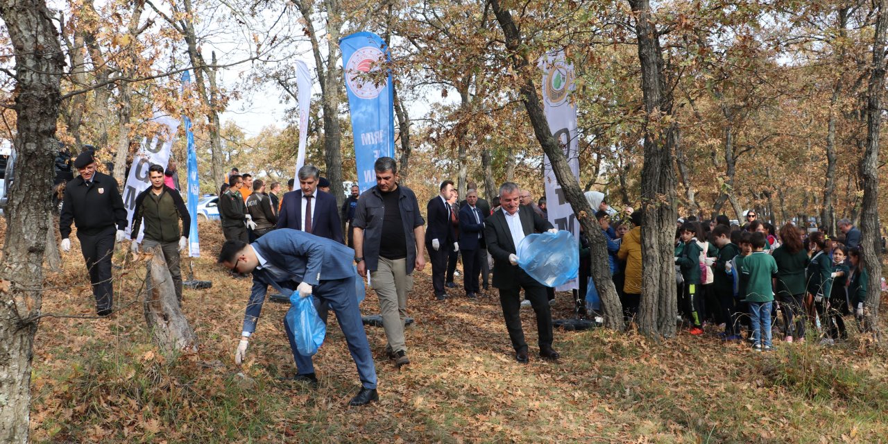 Samsun'da doğa yürüyüşü ve çevre temizliği etkinliği yapıldı