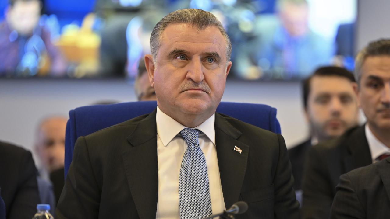 Bakan Bak'tan KYK asansörü açıklaması!