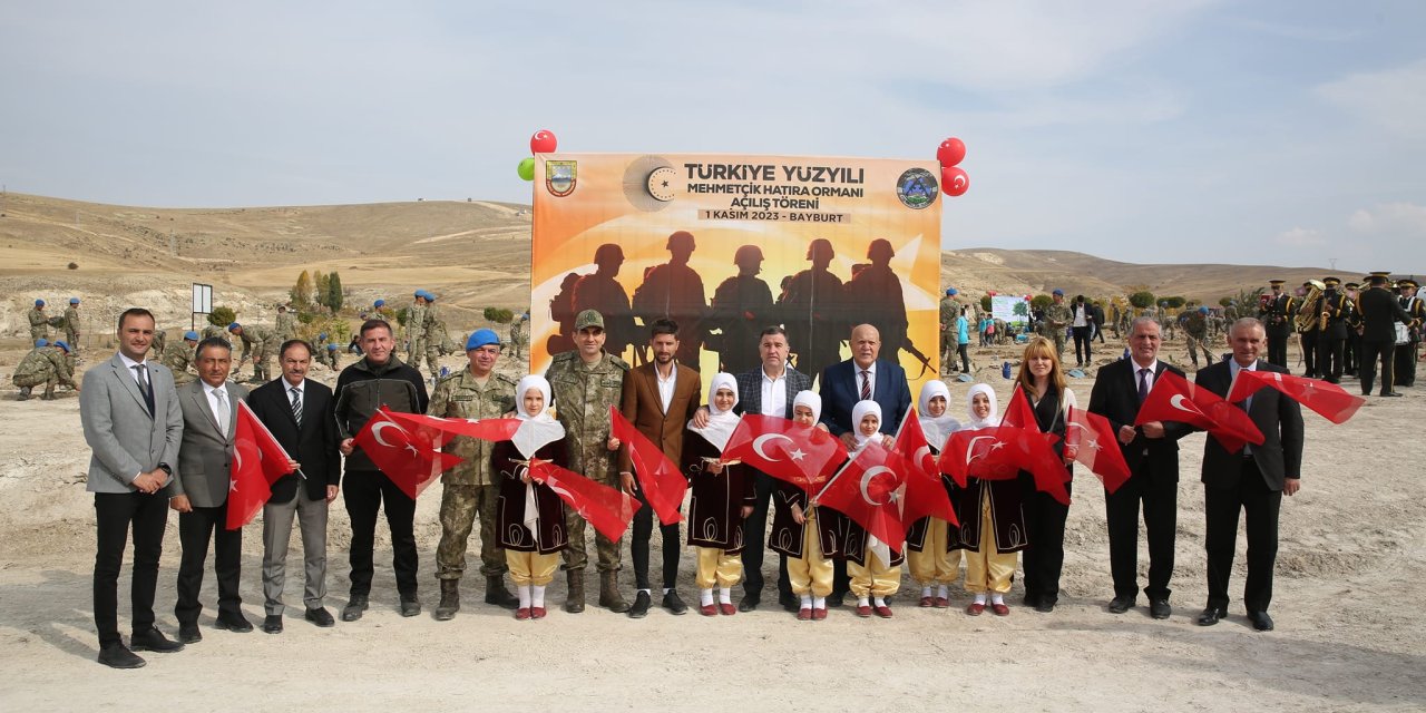 Bayburt'ta  100. yıla özel "Türkiye Yüzyılı Mehmetçik Hatıra Ormanı" oluşturuldu