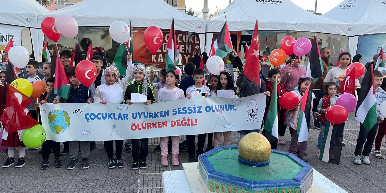 Samsun'da İsrail'in Gazze'ye saldırılarına çocuklardan protesto