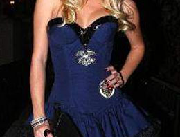 Kadın gardiyanların yaptığına bak!