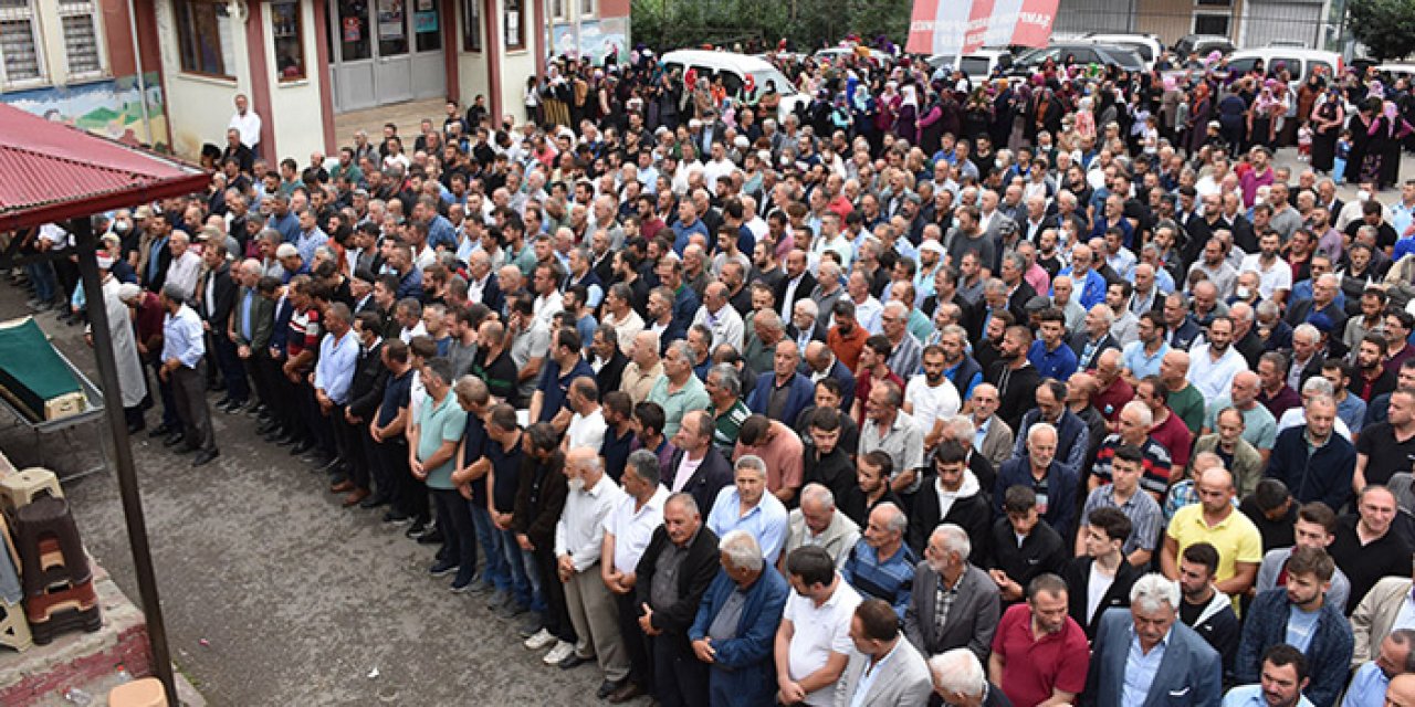 Trabzon'da kazada ölen damat, düğününün yapıldığı mahallede toprağa verildi