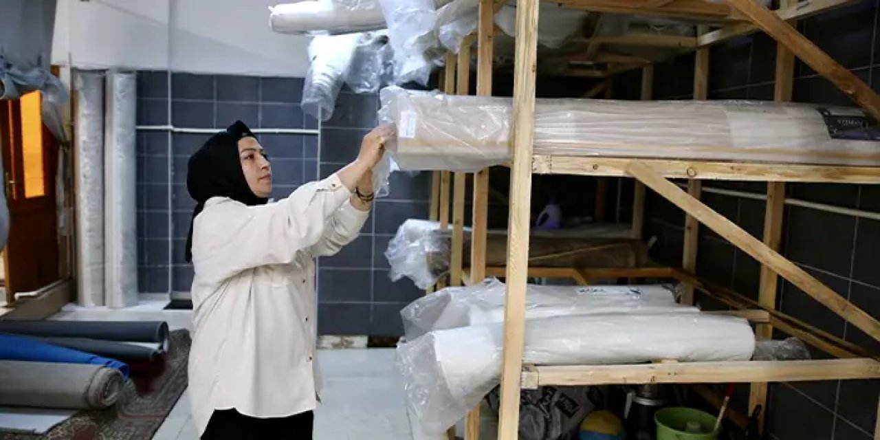 Annesinden kalan halıyı yıkamaya bıraktı! İçinden çıkanları görünce şaşkına döndü