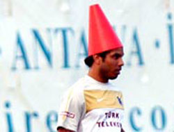 Alanzinho kampın neşe kaynağı