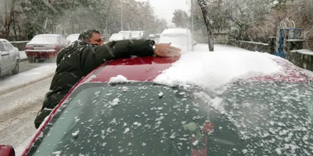 Erzurum'un 3 ilçesinde okullar bugün de tatil
