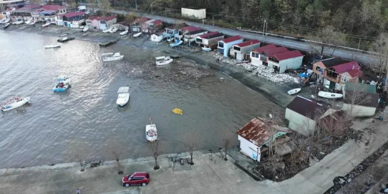 Artvin'de balıkçı barınağında hasar tespit çalışması başladı