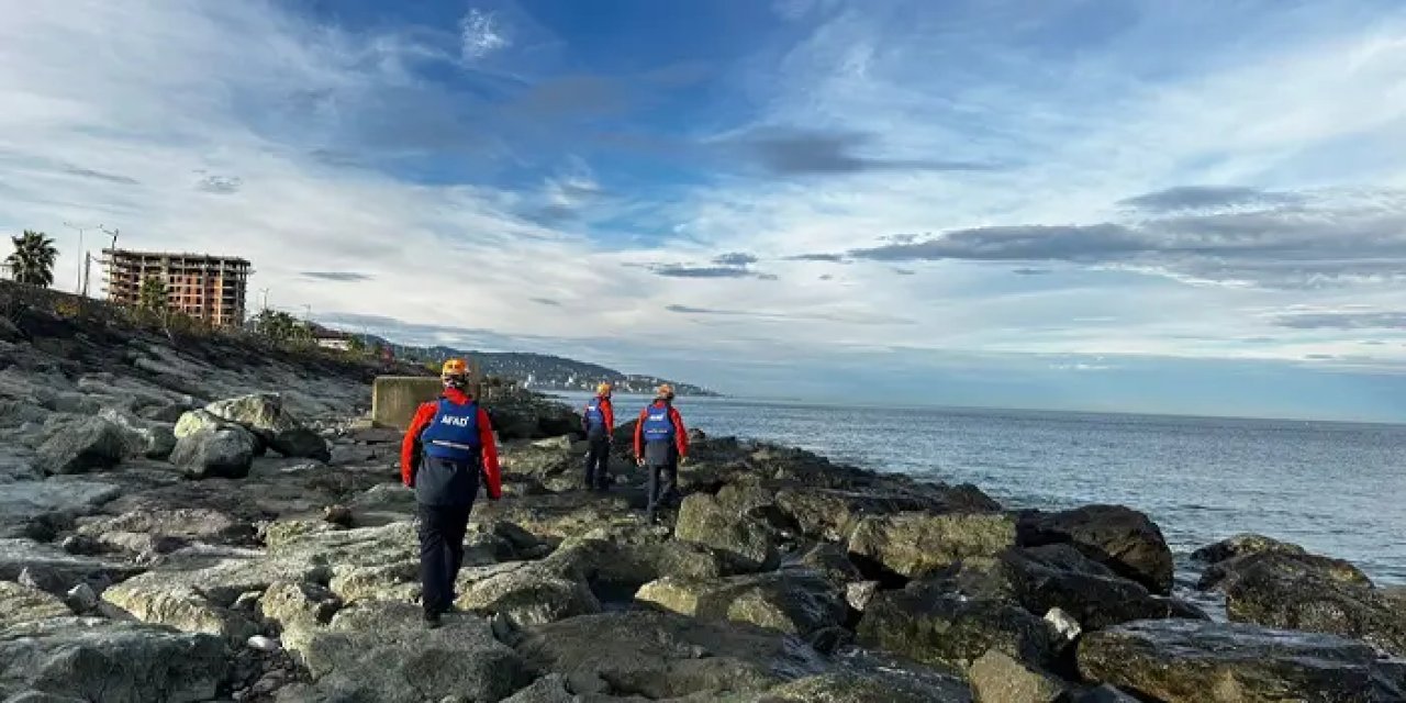 Rize'de denizde kaybolan kadını arama çalışmalarında 3. gün geride kaldı