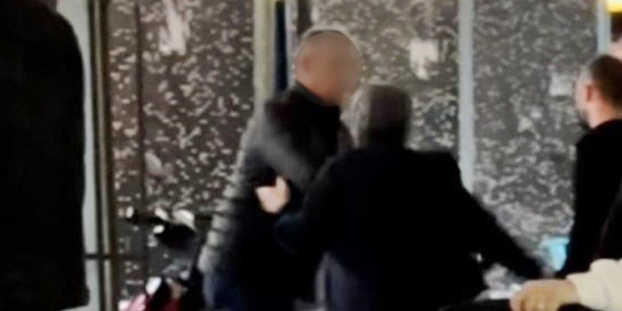 Bölgemizde şok olay! Kadın aldığı hediyeye tepki göstererek adamı dövdü