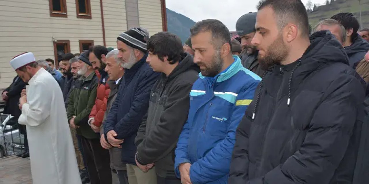 Trabzon'da duvardan düşerek hayatını kaybetmişti! Toprağa verildi