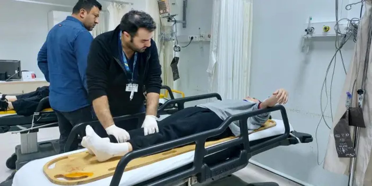 Samsun'da otomobil yayalara çarptı: Anne kız hastanelik oldu