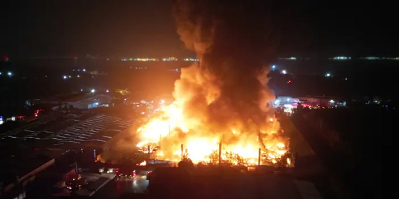 Palet fabrikasında yangın! Çevre illerden takviye sevk edildi