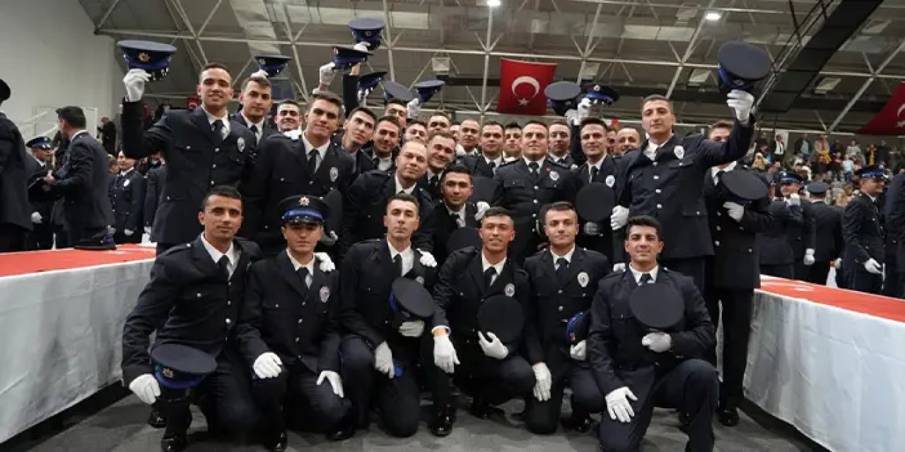 Bayburt'ta mezuniyet törenine evlilik teklifleri damga vurdu!