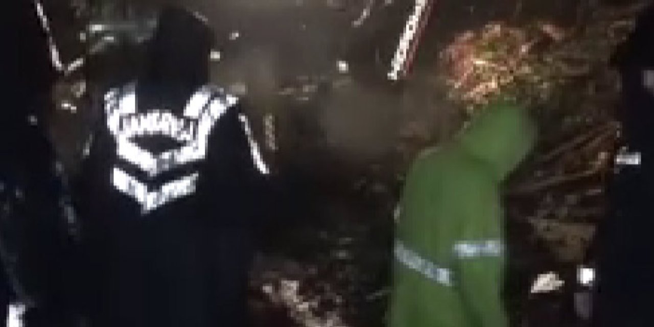 Zonguldak'ta heyelan! Bir ev yıkıldı