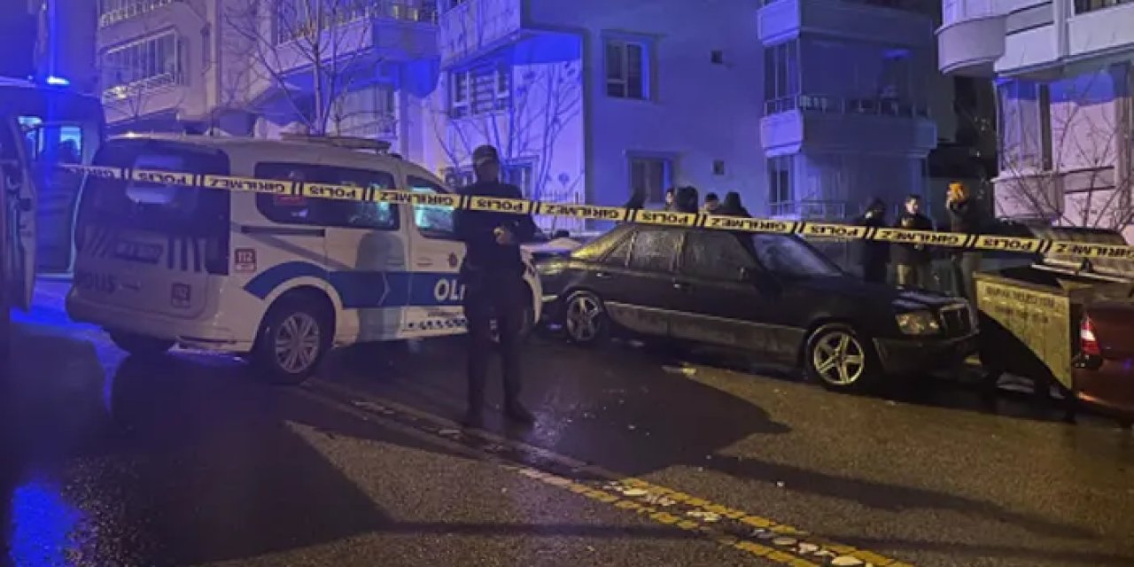 Otomobilde dehşet anları! Kız arkadaşını vurdu, aynı silahla yaşamına son verdi