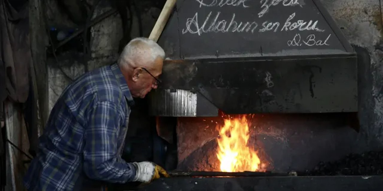 Giresun'da yarım asırdır balta ve sac soba imal ediyor