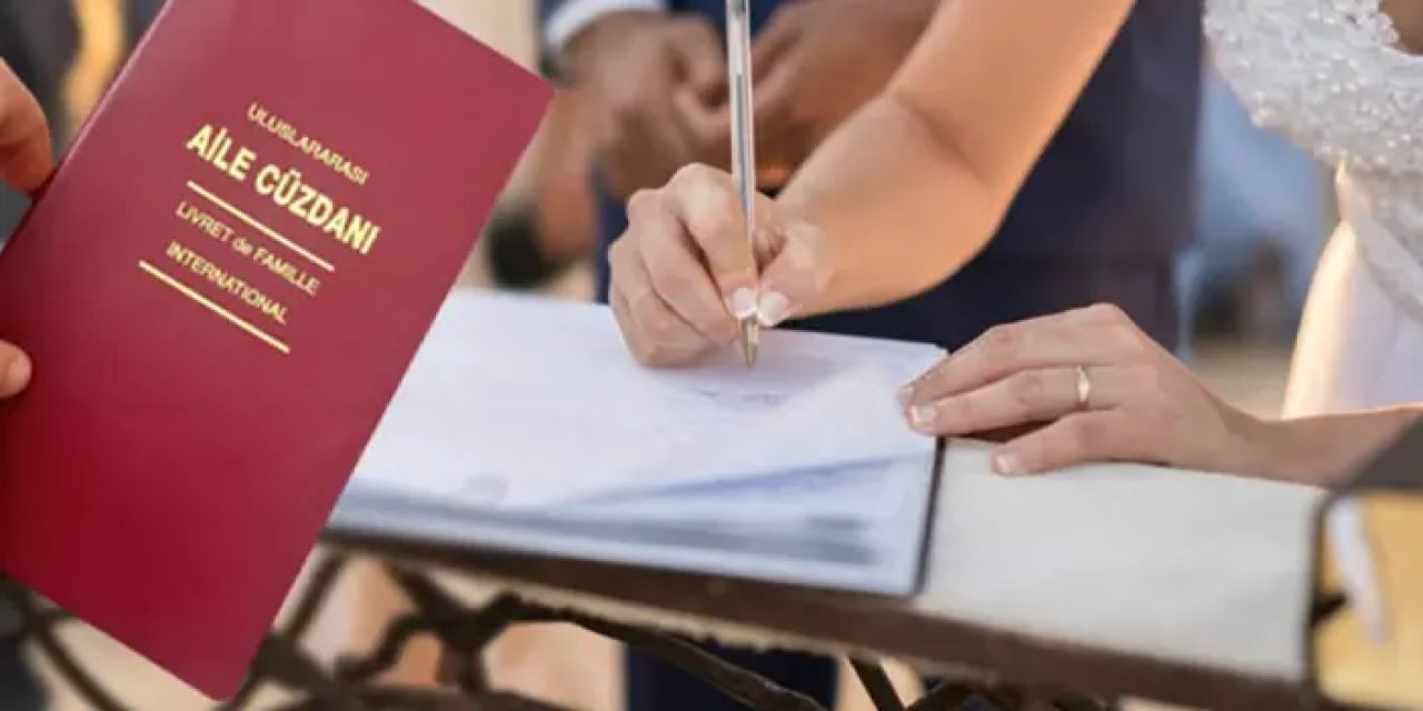 Yeni yargı paketinde devrim gibi "soyadı" maddesi! Evlenen kadınlar sadece kendi soyadını taşıyabilir