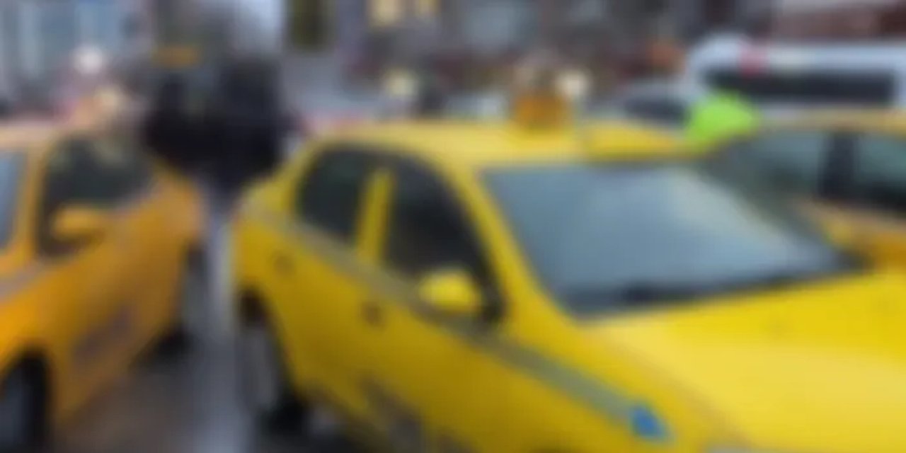 Takside dehşet anları! Eski eşini, boğazını keserek katletti