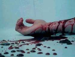 Maçkalı esnaf bileğini kesti...!