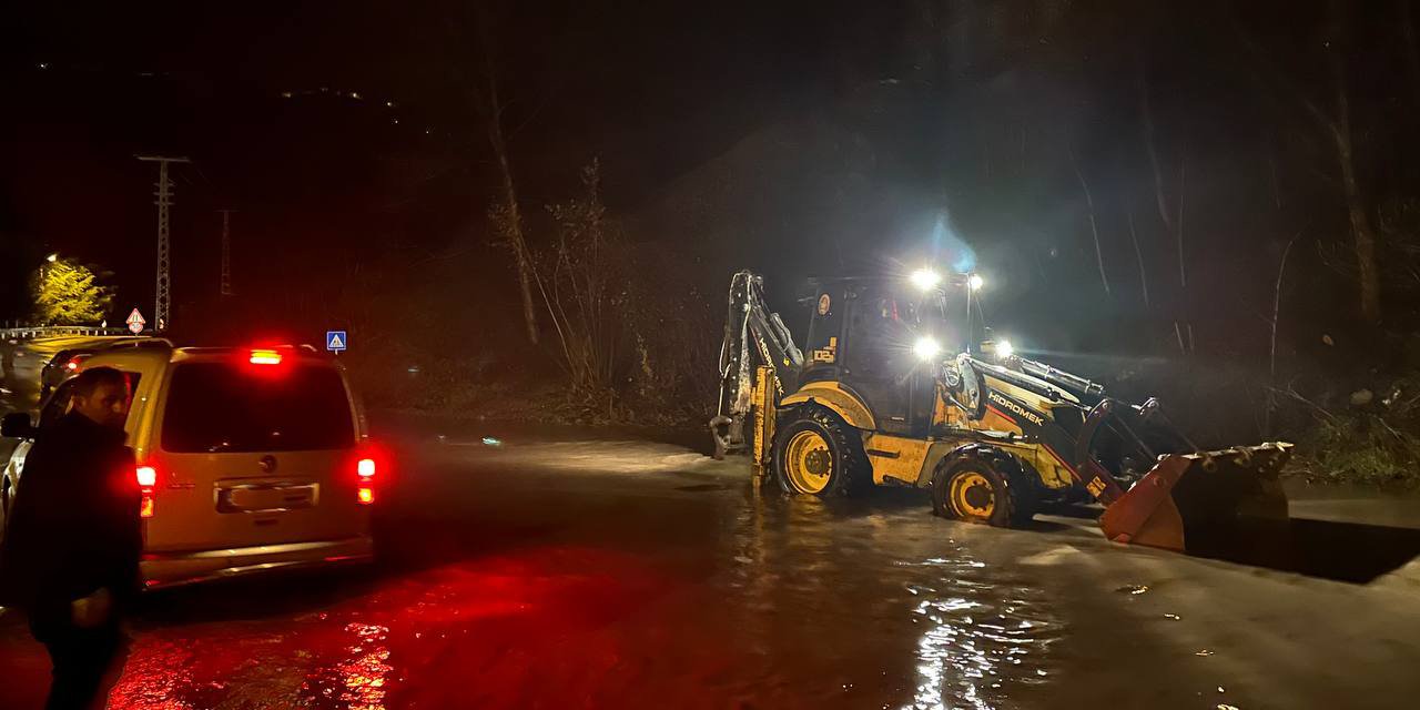 Ordu'da şiddetli yağış! Biriken sular kazaya sebep oldu