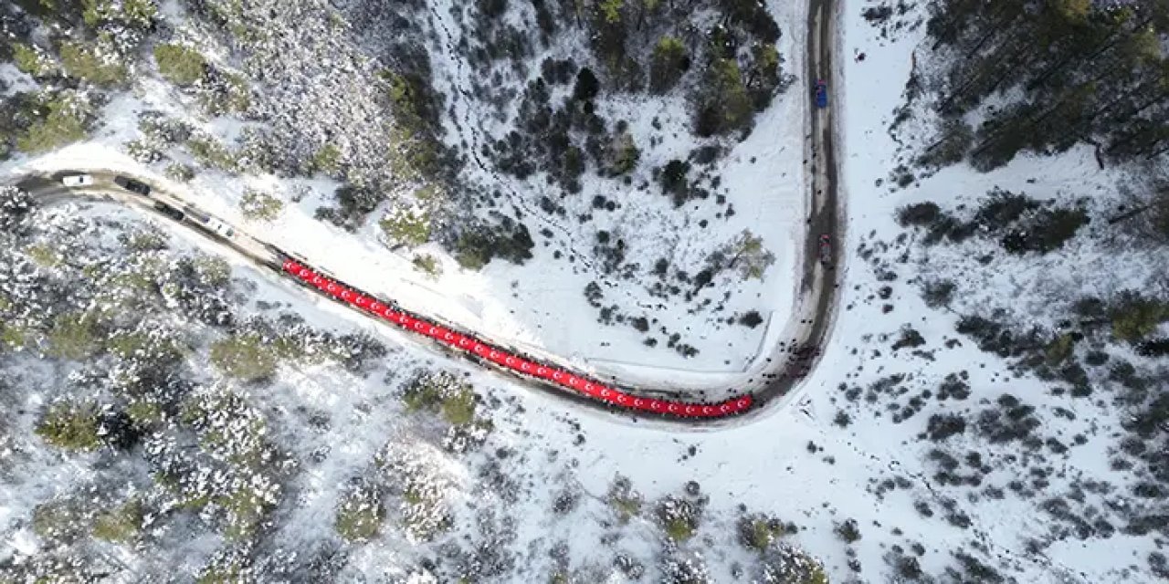Yüzlerce kişi Zigana Dağı’nda Sarıkamış Şehitleri için yürüdü
