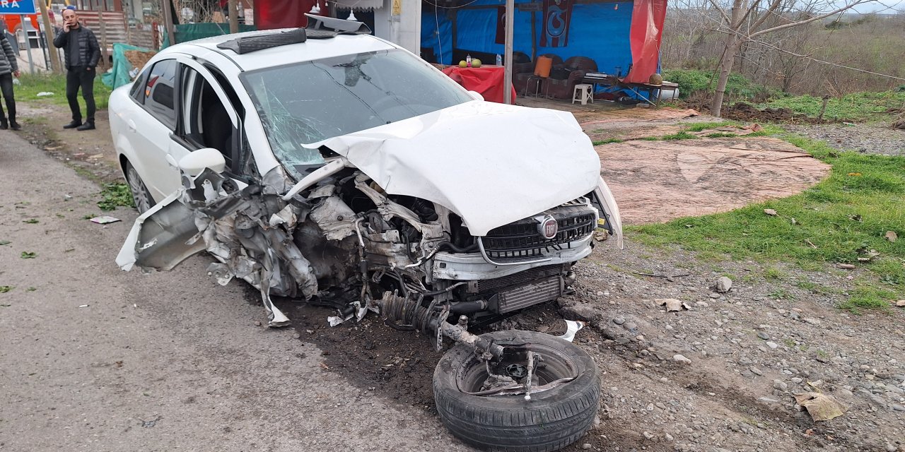 Bafra’da İki Otomobil Çarpıştı: 1 Kişi Hastaneye Kaldırıldı