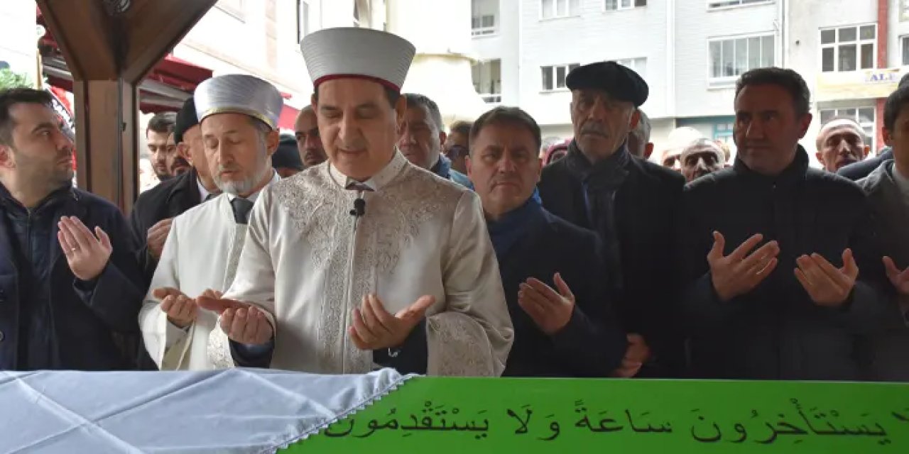 Gümüşhane'de Başkan Çimen'in annesi son yolculuğuna uğurlandı