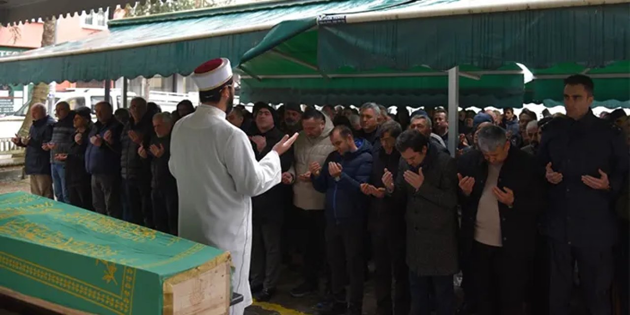 Giresun'da şehit babasının cenazesi defnedildi