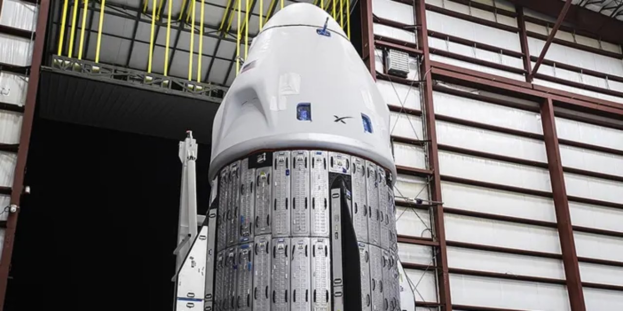 İlk Türk astronot Alper Gezeravcı'yı taşıyacak kapsül Florida'ya ulaştı