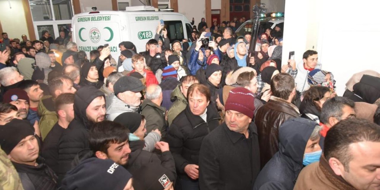 Giresun'da binlerce kişi şehidimizi karşıladı