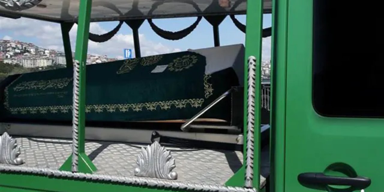 Sac bükme makinesine kafası sıkışmıştı! Hayatını kaybeden çocuğun cenazesi toprağa verildi