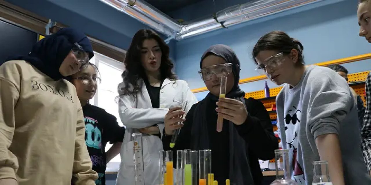 Bayburt'ta öğrenciler "mühendishane"de geleceğe hazırlanıyor