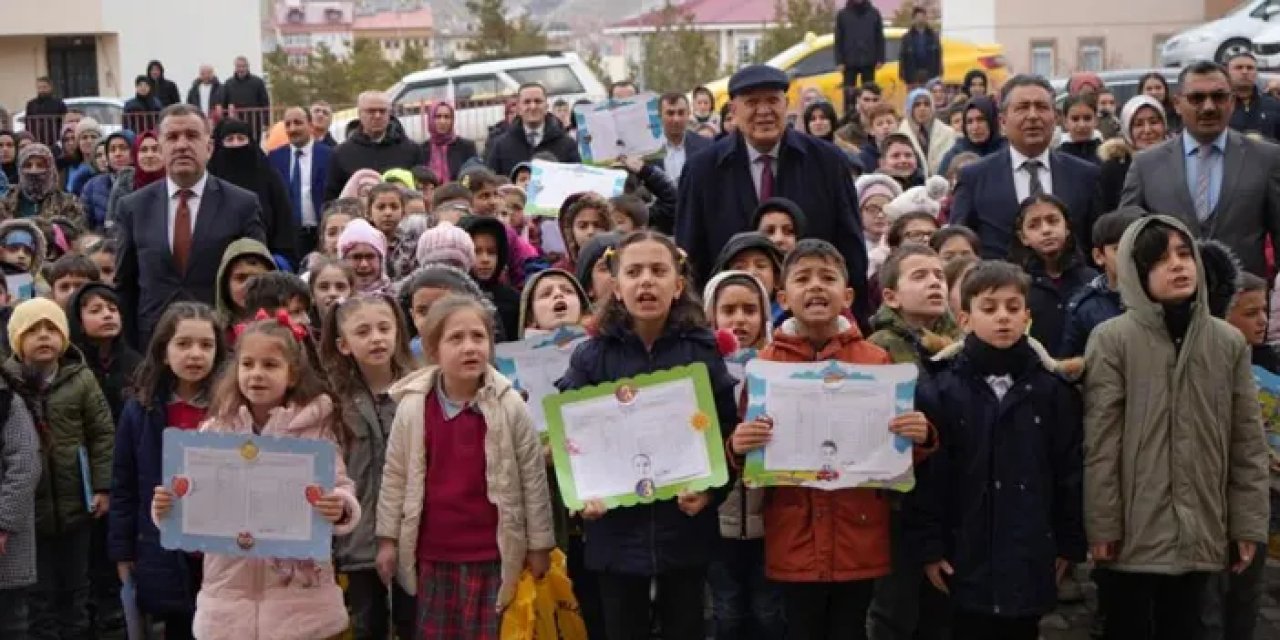 Bayburt'ta 14 bin 935 öğrenci karne aldı