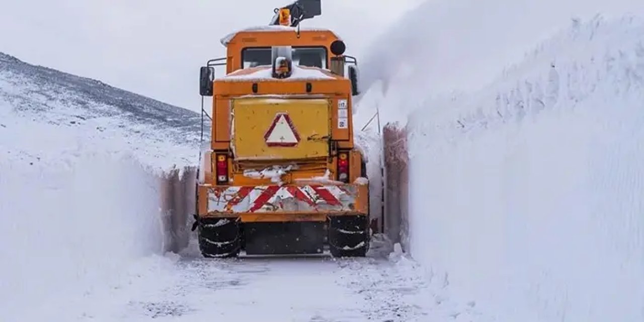 Doğu Karadeniz'de 220 köye ulaşıma kapandı