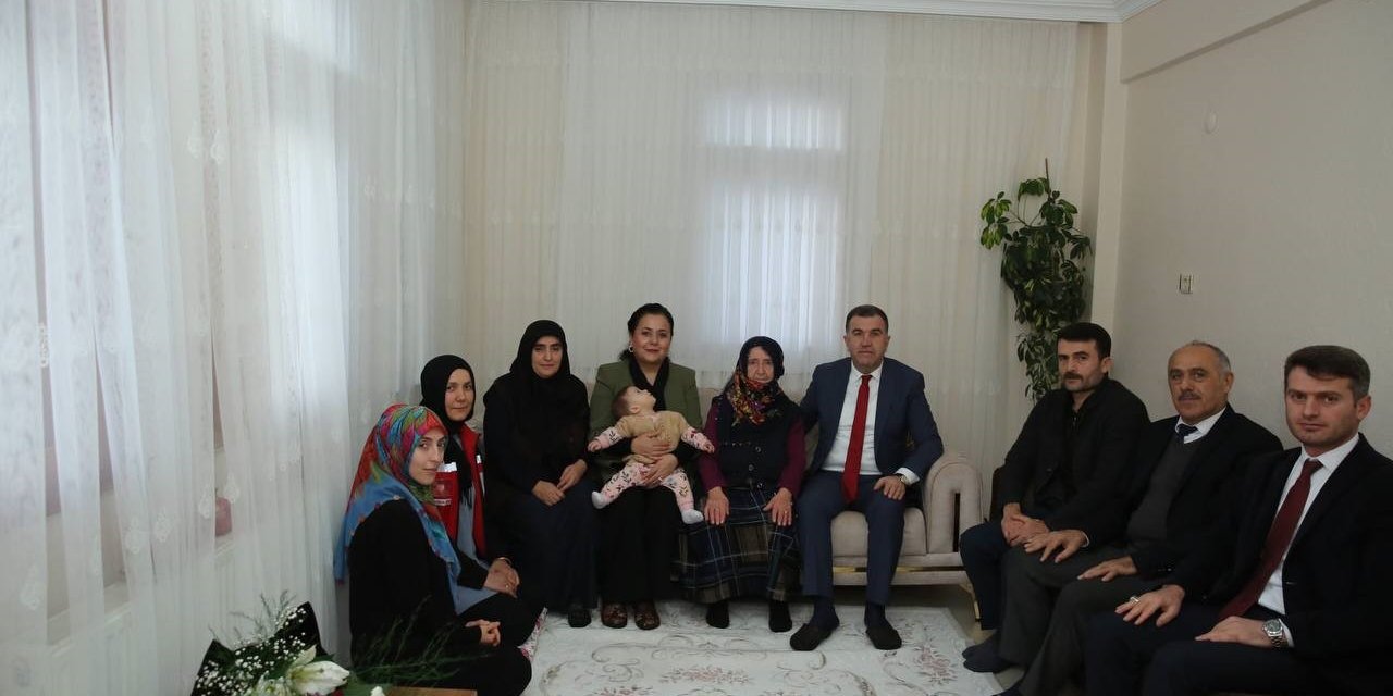 Bayburt'ta Şehit Ailesine Anlamlı Ziyaret