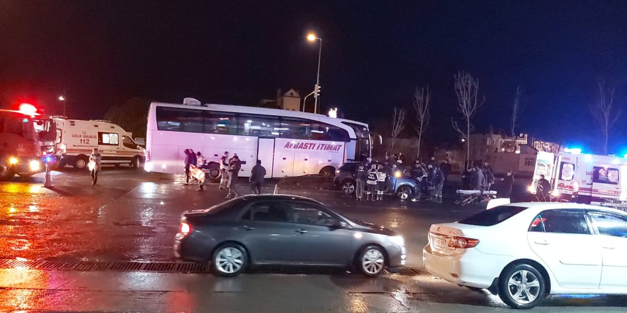 Ordu'da otobüs ile otomobil çarpıştı! Bir yaralı