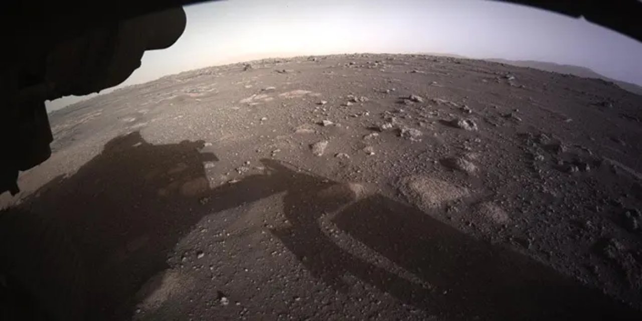 NASA'nın keşif aracı Mars'ta antik göl varlığını kanıtlayacak verilere ulaştı