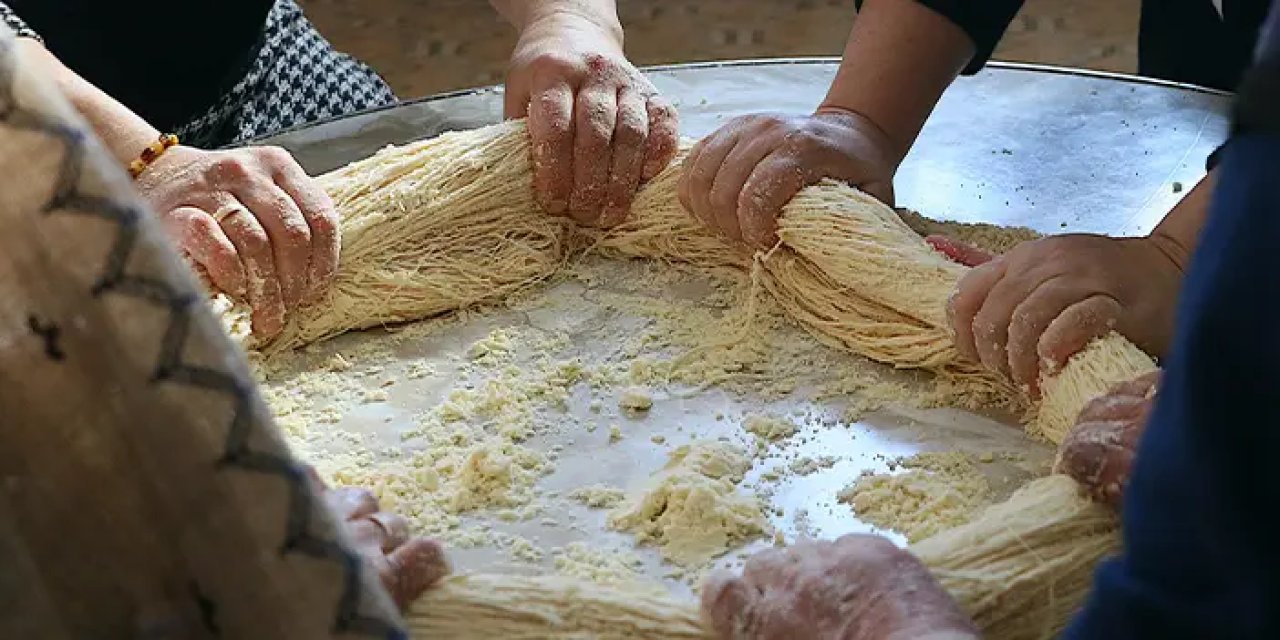 Bayburt'ta asırlık "Tel helvası" geleneği yaşatılıyor