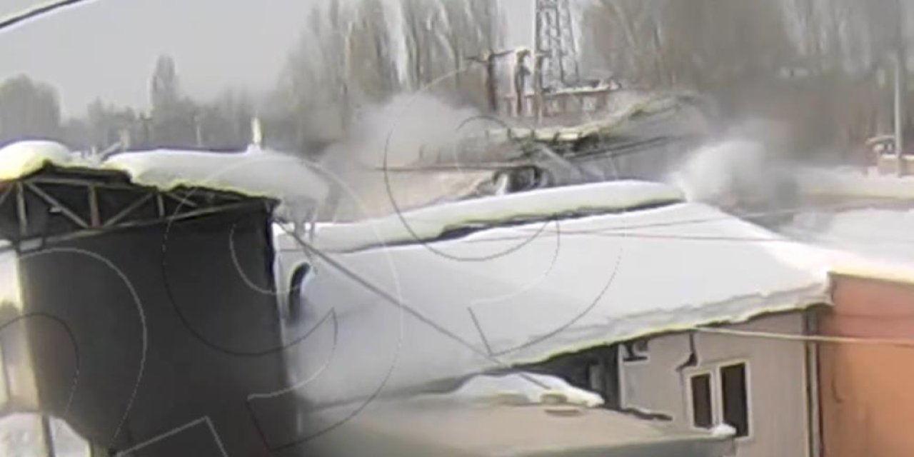 Tren hayvan yüklü tıra çarptı! 2 ölü