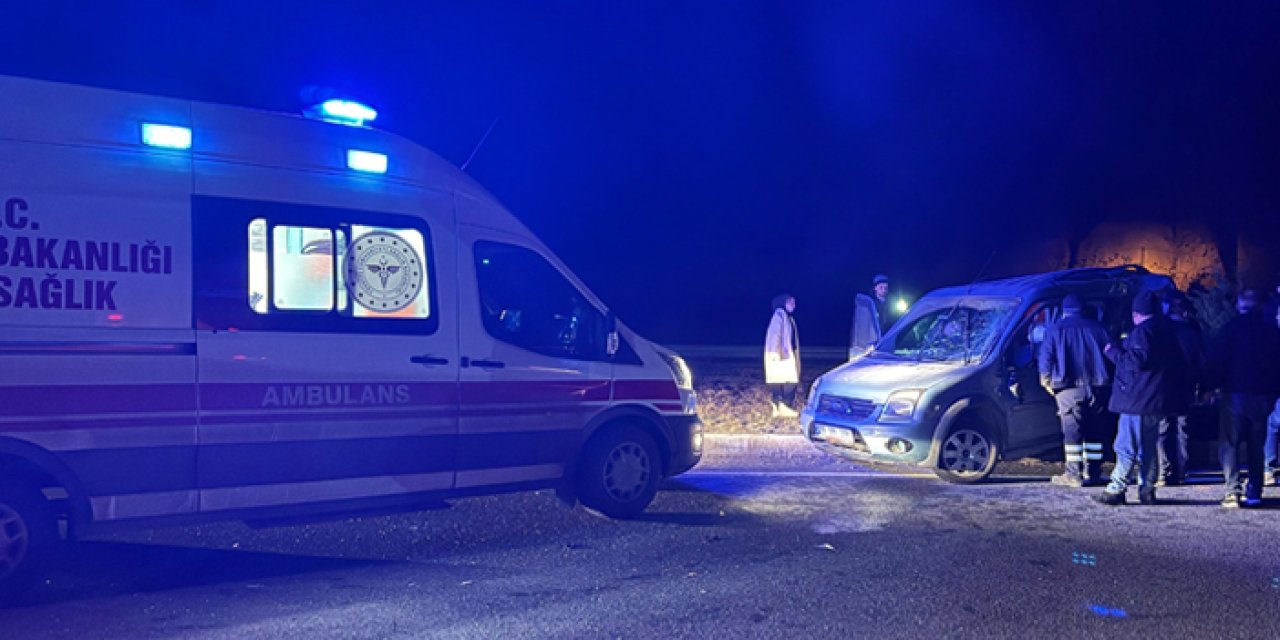 Gümüşhane'de yolcu otobüsü ile hafif ticari araç çarpıştı! 1 yaralı