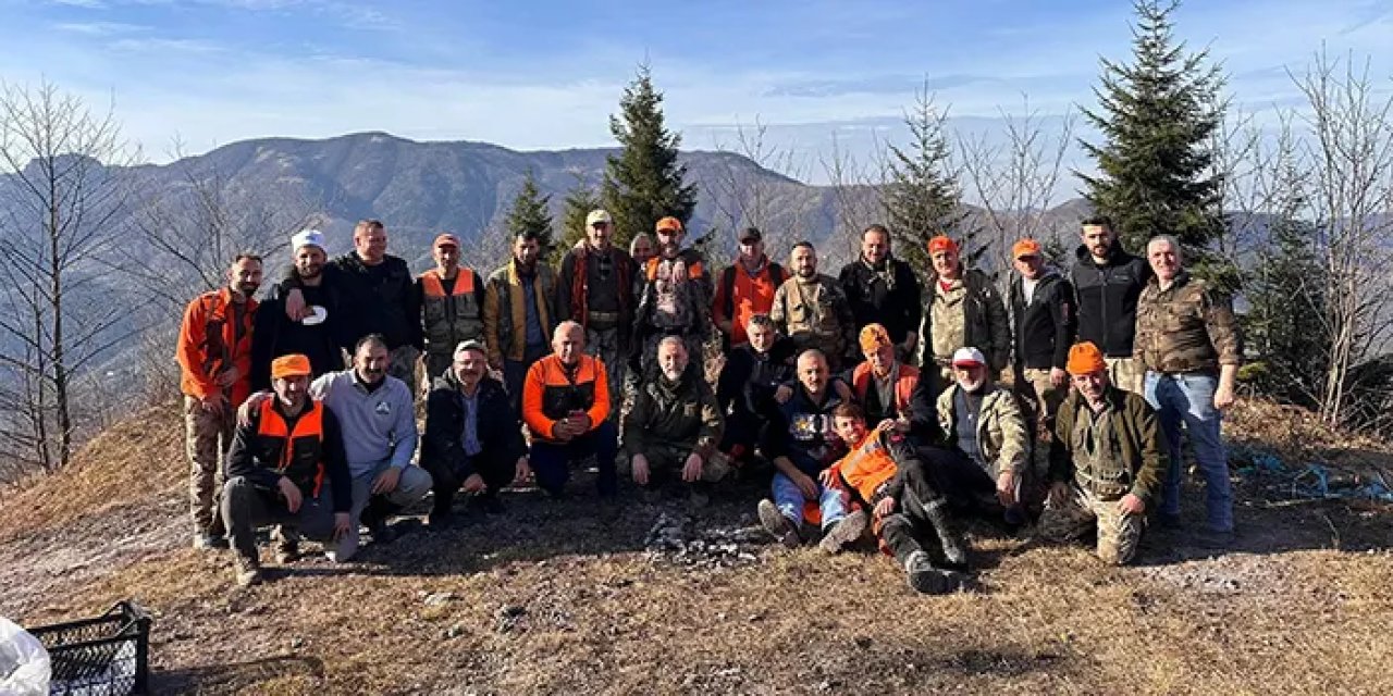 Trabzon'da domuz avı! Ekili alanlara zarar veriyorlardı