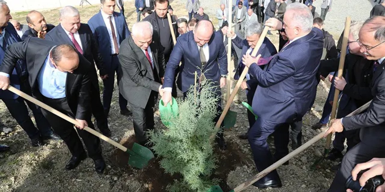 Harşit Savunması'nın 106. yılında Giresun'da 106 fidan dikildi