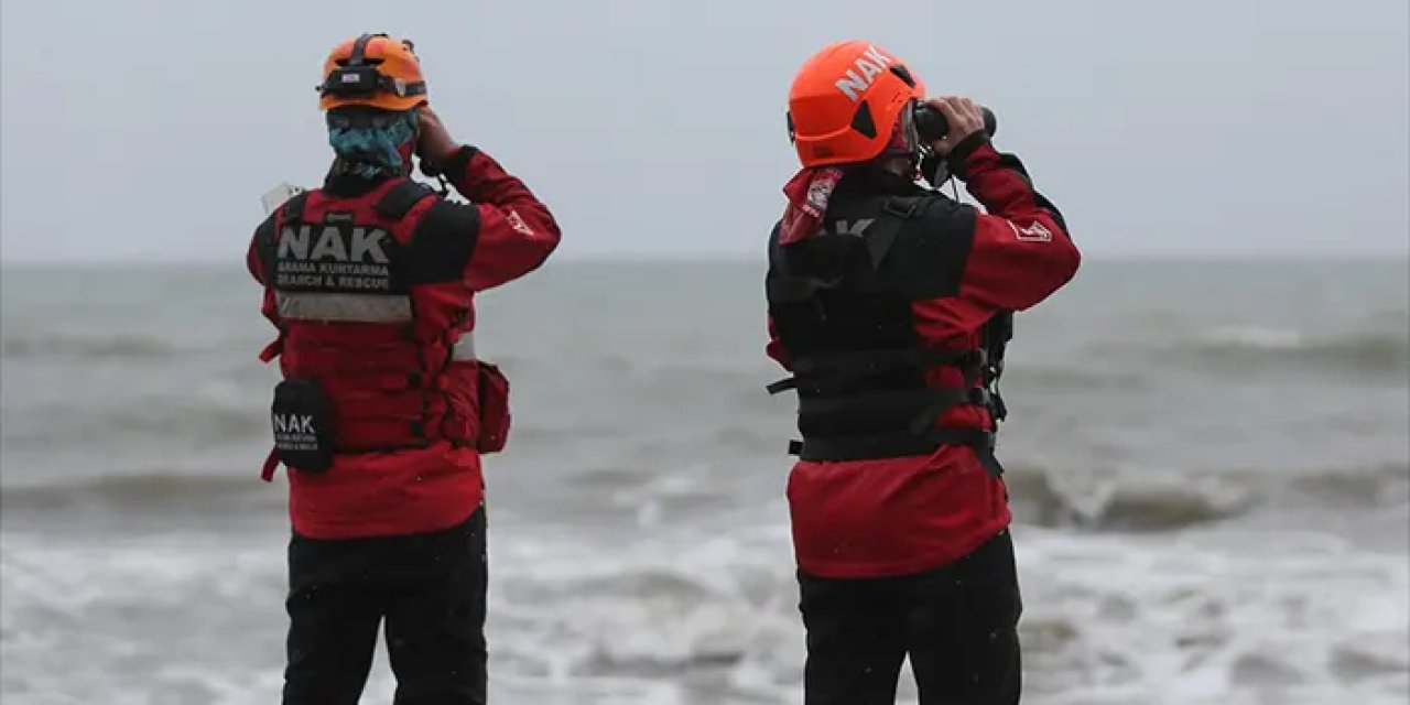 Marmara Denizi'nde batan gemi mürettebatını aramak için 275 personel sahada