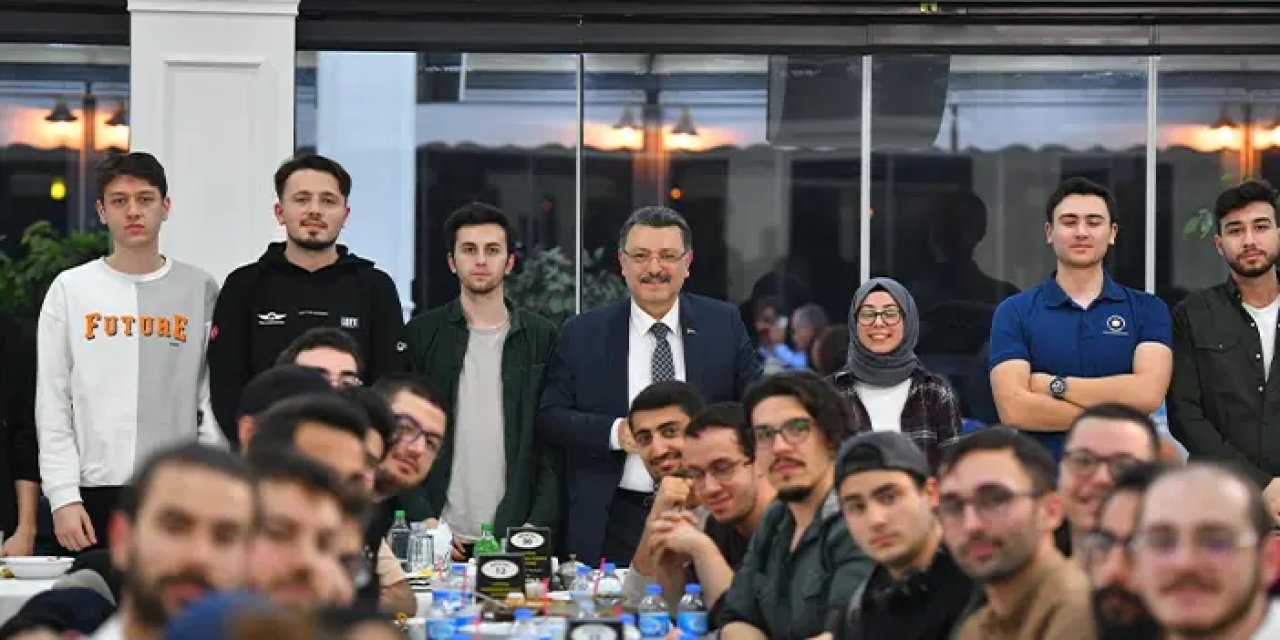 Başkan Genç, KTÜ Uzay Kulüpleri öğrencileriyle bir araya geldi