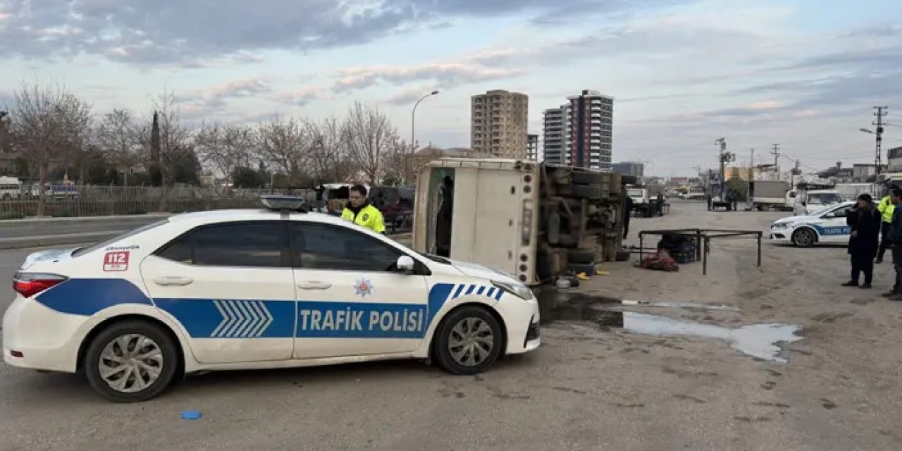 Tarım işçilerini taşıyan midibüs devrildi! 15 yaralı var
