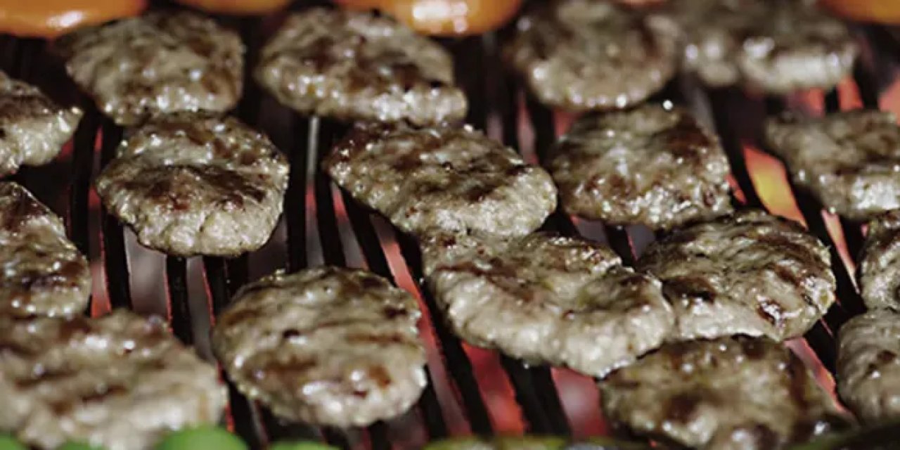 Akçaabat köftesi nasıl yapılır? Akçaabat köftesi için hangi malzemeler kullanılır?