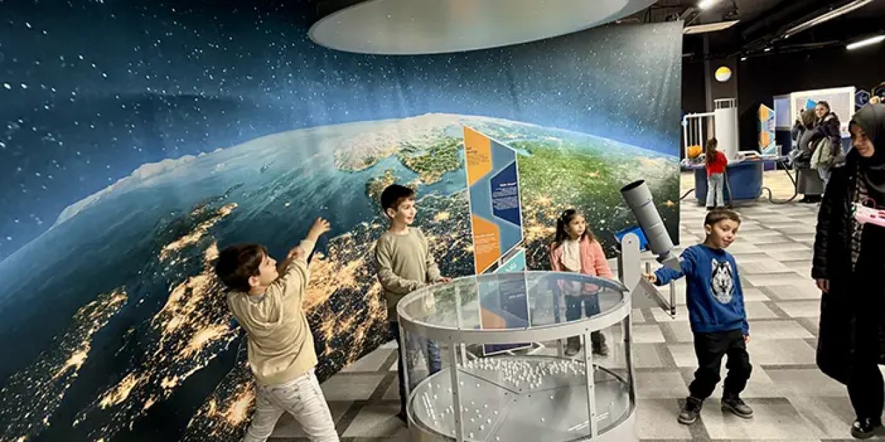 Trabzon'da açılan Özdemir Bayraktar Bilim Merkezi 80 öğrenciye eğitim verecek