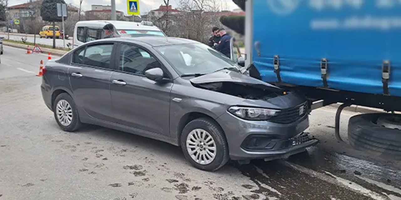 Samsun'da feci kaza! Önce dolmuşa, sonra tıra çarptı