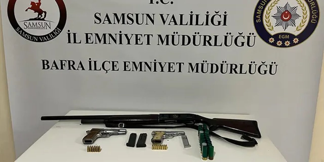 Samsun'da emniyetten ev ve iş yerine arama! Ruhsatsız silah ve tüfek ele geçirildi